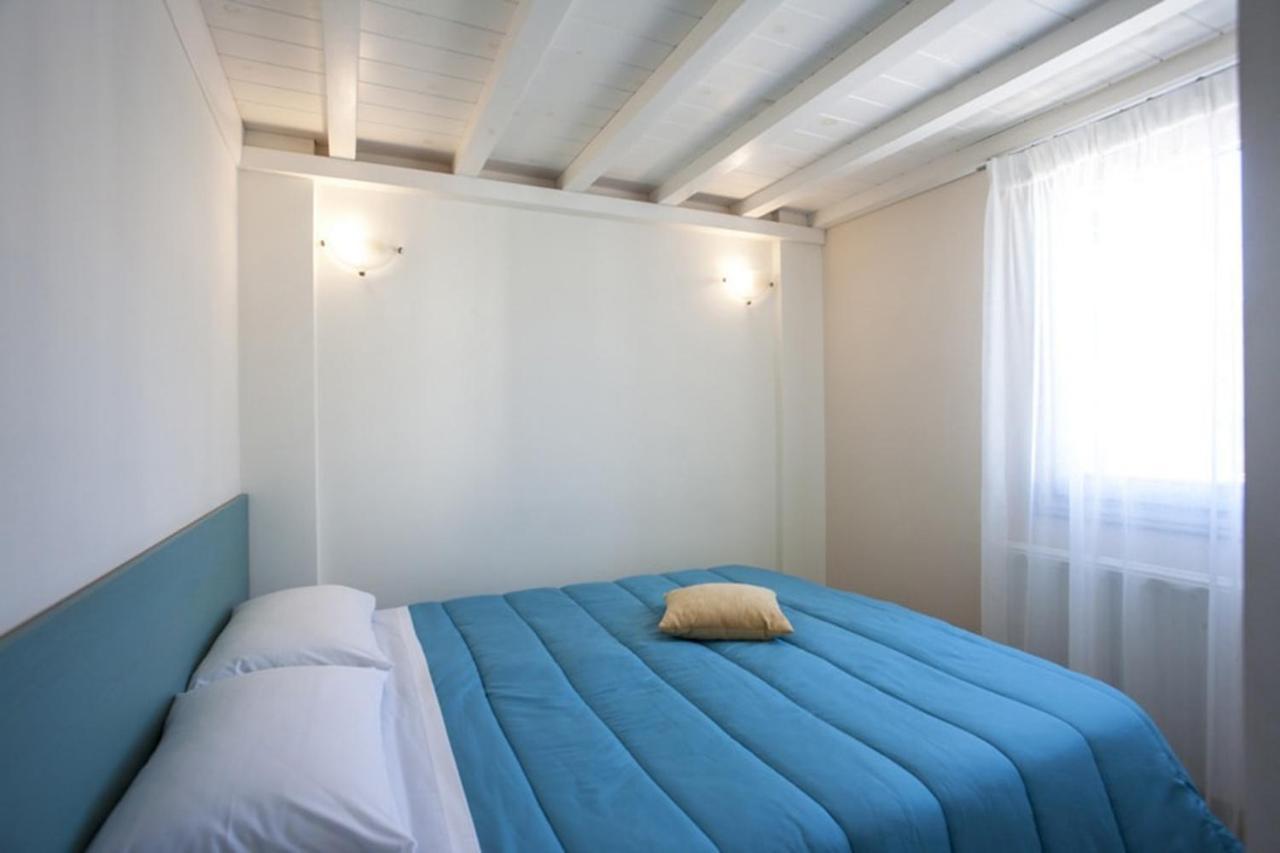 Santorini Med Homes - Sunday Apartment Мессария Экстерьер фото