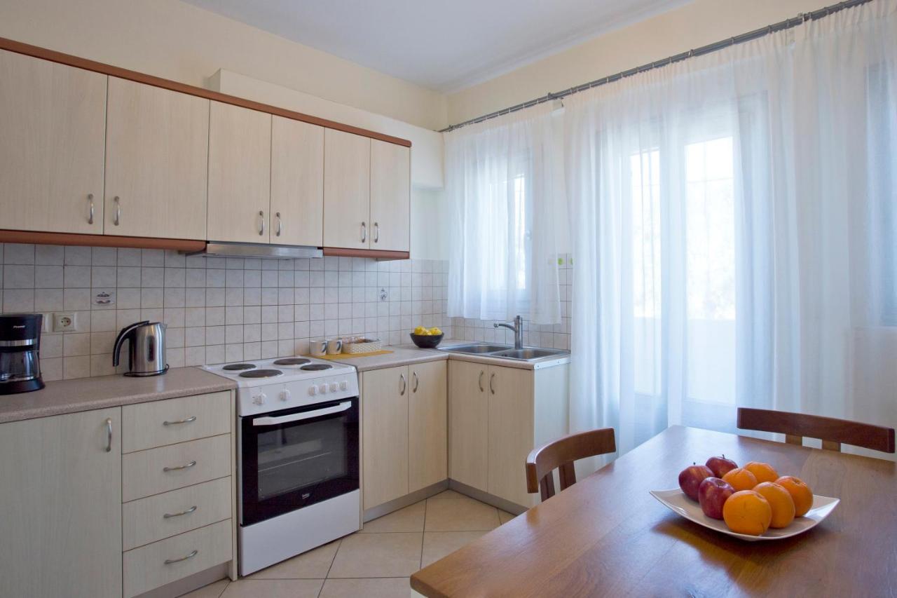 Santorini Med Homes - Sunday Apartment Мессария Экстерьер фото