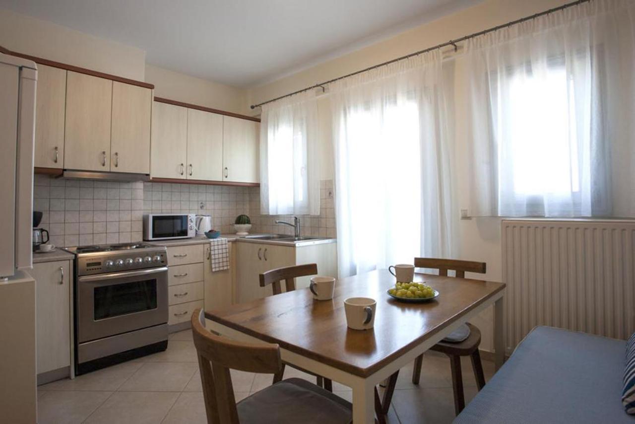 Santorini Med Homes - Sunday Apartment Мессария Экстерьер фото